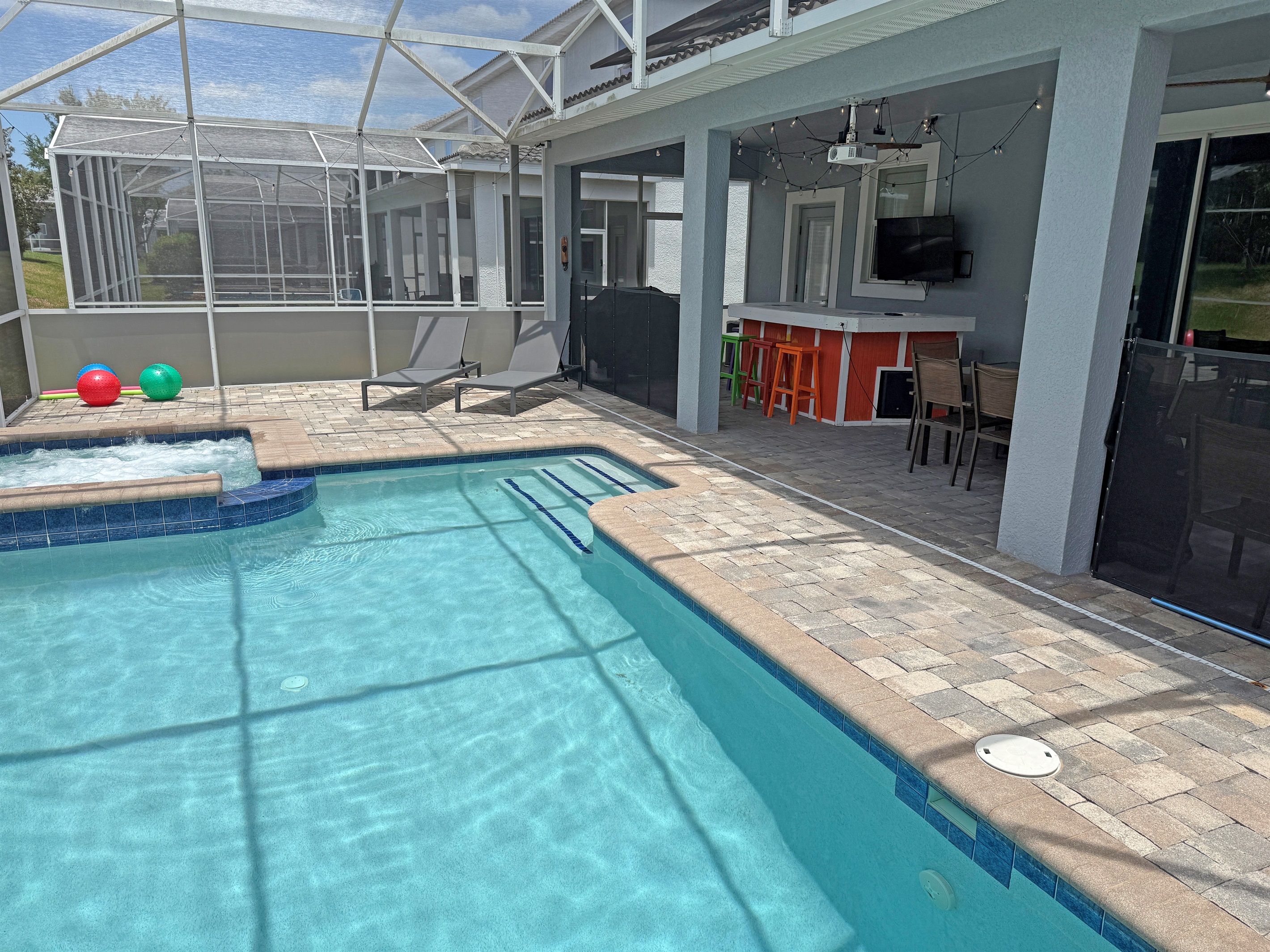 Pool - Spa - Covered Lanai