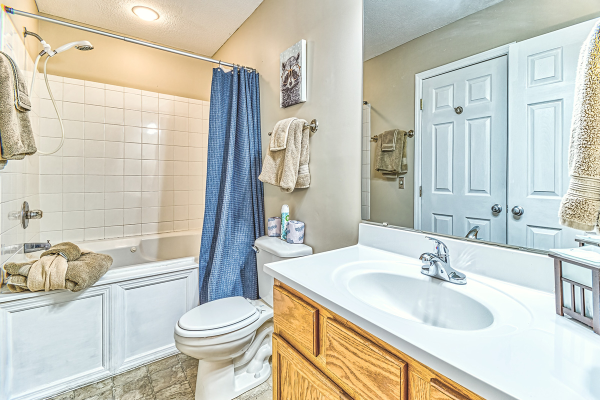 Bathroom by the king bed room. 
With a jet tub also  