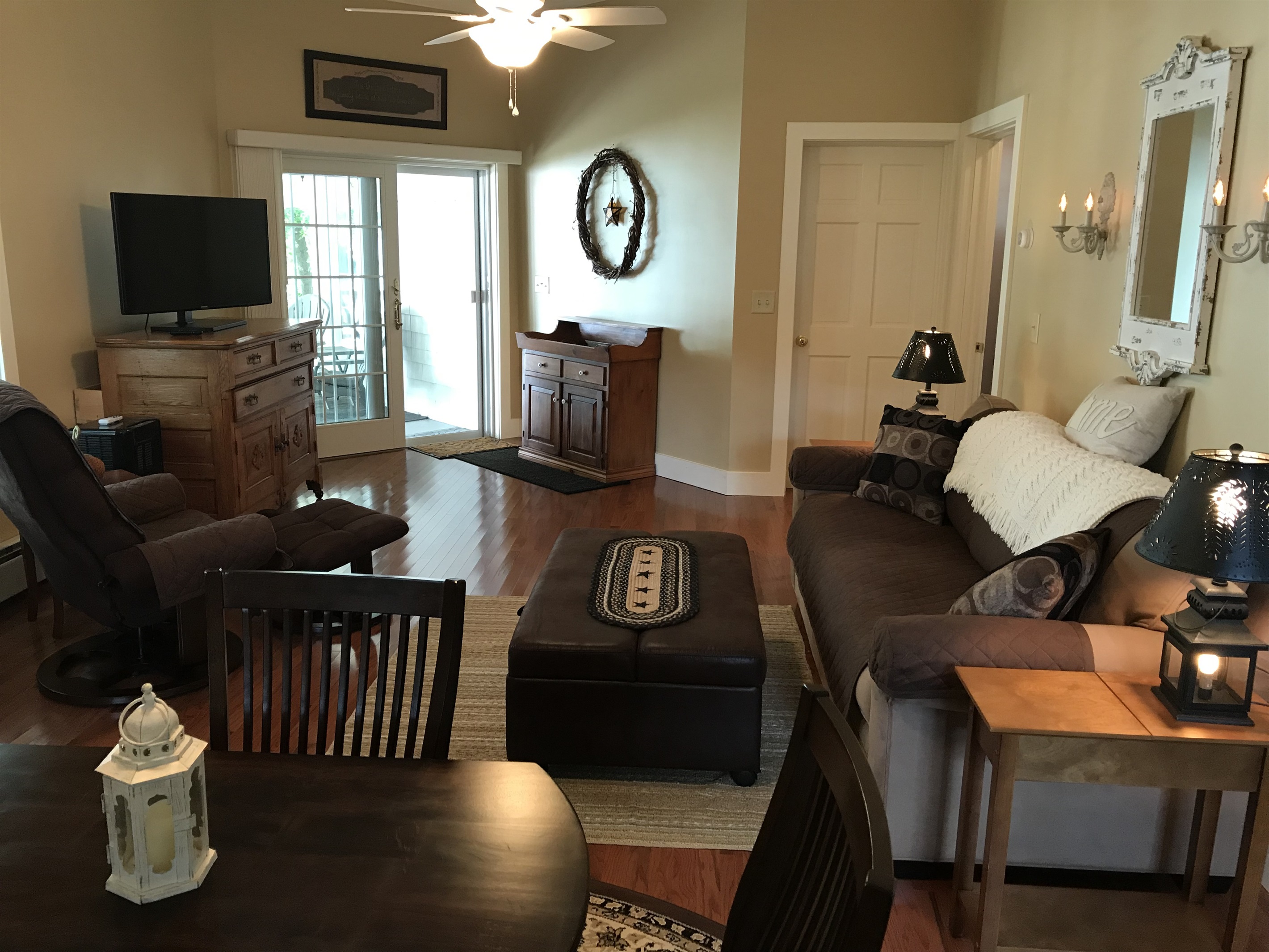 Living room w/ sliding door to verandah