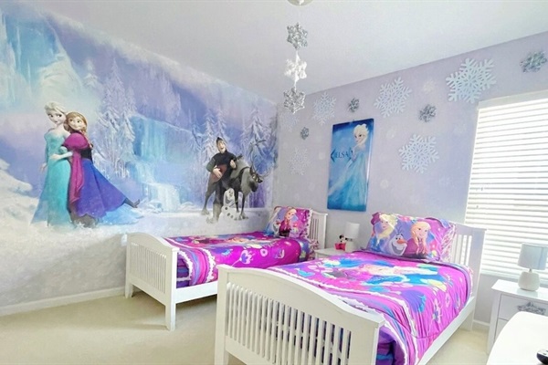 Frozen themed bedroom with 2 twin beds