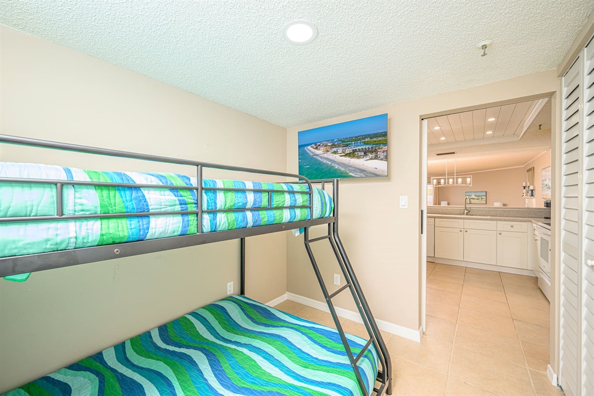 Bedroom 3 with Twin / Full Bunk (Sleeps 3)