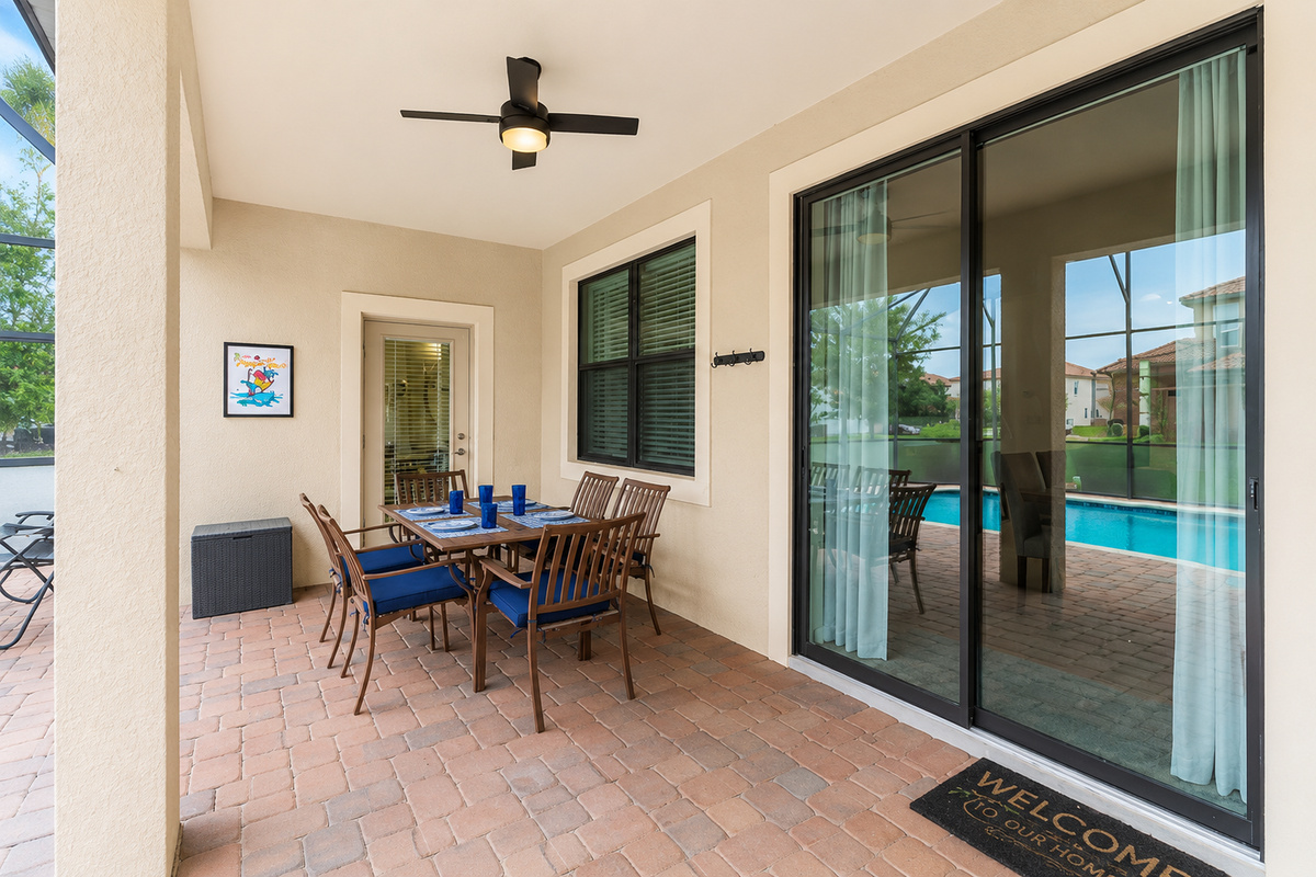 Outdoor Dining Area by the Pool