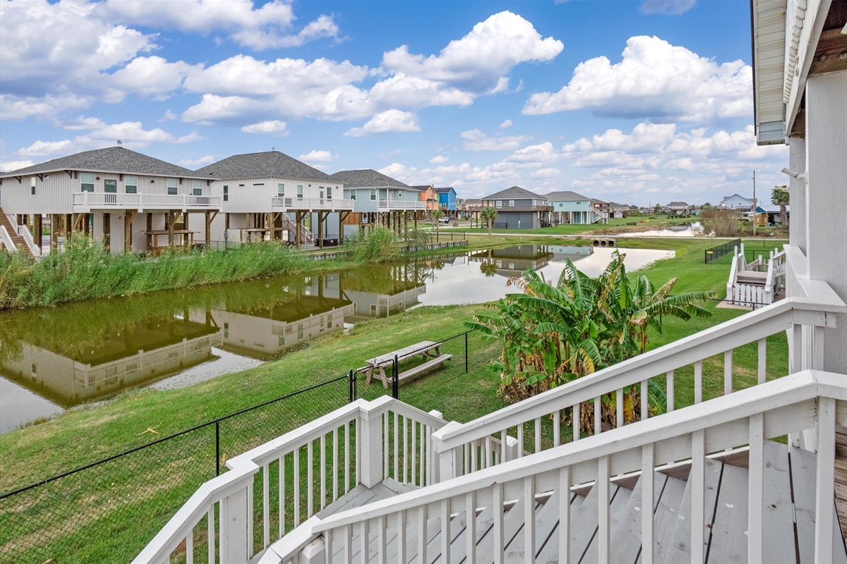 6be7cf0f725340789b666f7f10d0c3d9 Large | Beachhouse | Texas | TX | Vacation Homes | Galveston | Crystal Beach | Kokomo | Breezy Days | Beachfront Elegance | Sunrise Serenity | Southern Sands Property Management, LLC