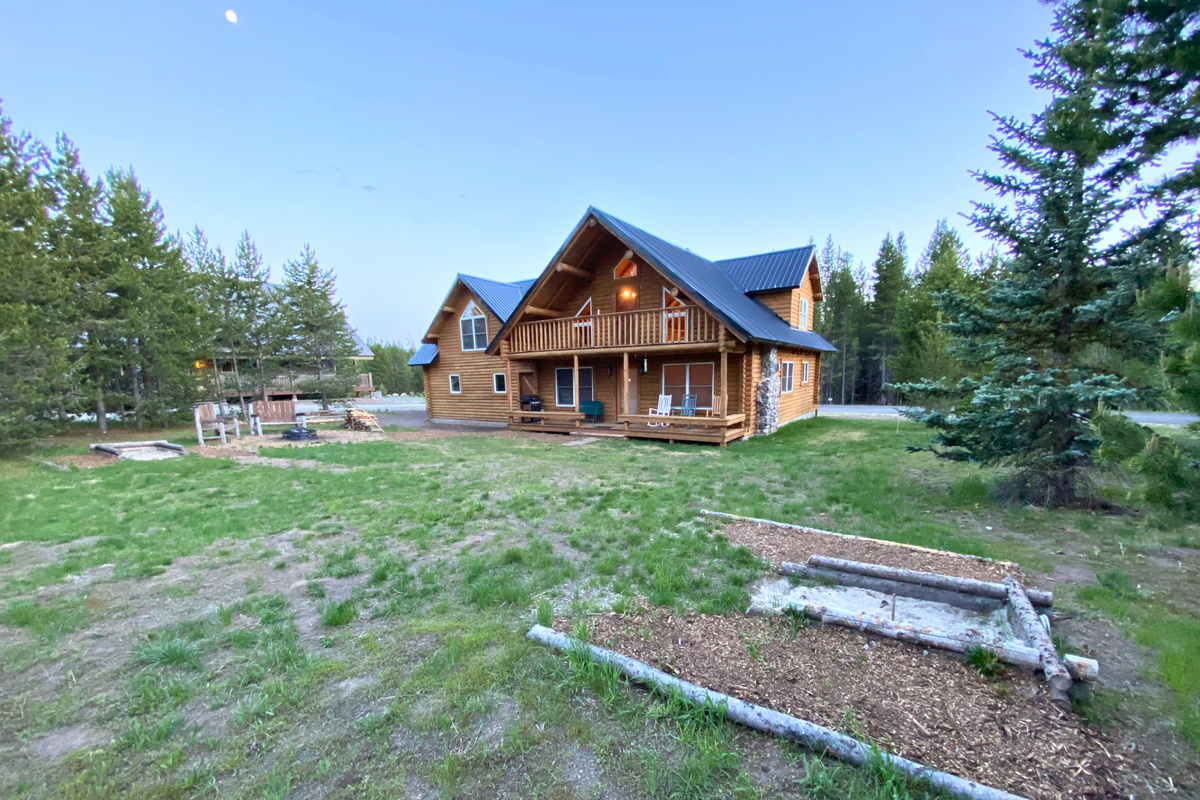 Surrounded by tall fragrant pines and expansive greenery, the beautiful cabin is a great place to get away from it all.