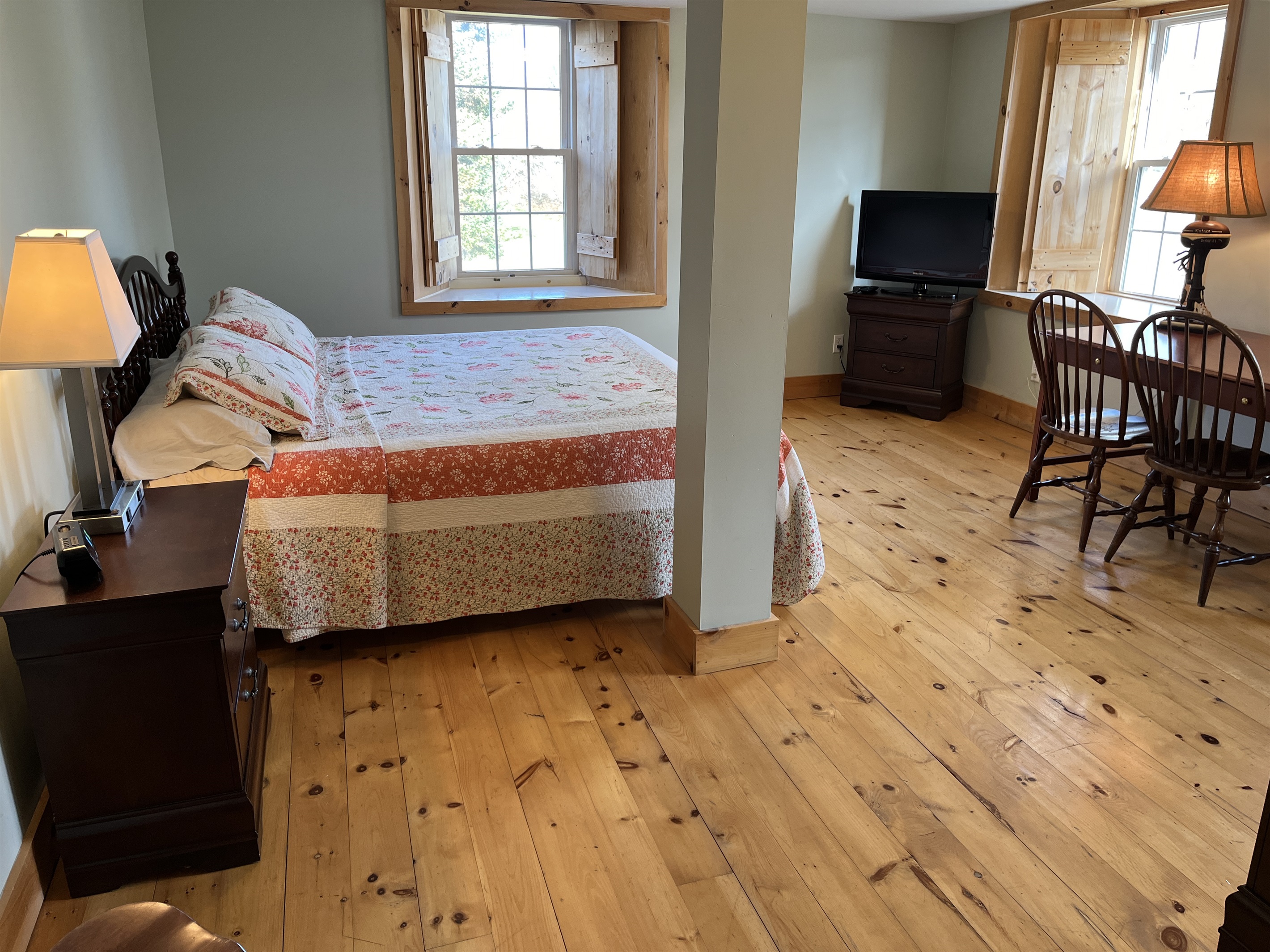 2nd floor King bed with ensuite bath