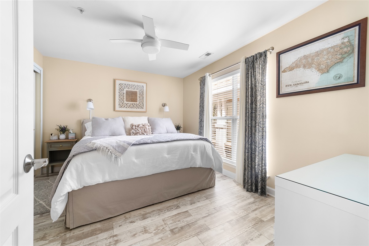 Queen Bedroom