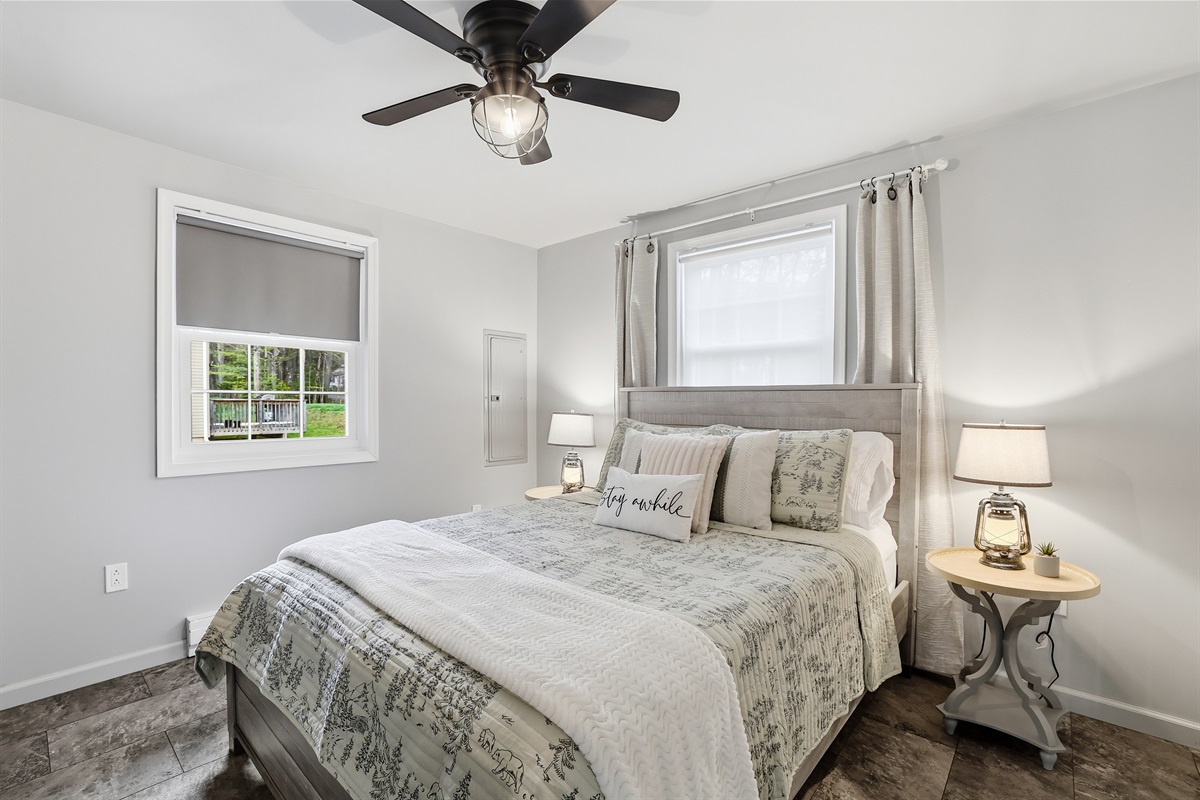 Sleep in the king-sized bed and wake up feeling refreshed, ready to enjoy the Poconos region. 