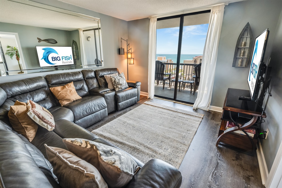 Living Room, Beautifully Decorated with Amazing Views