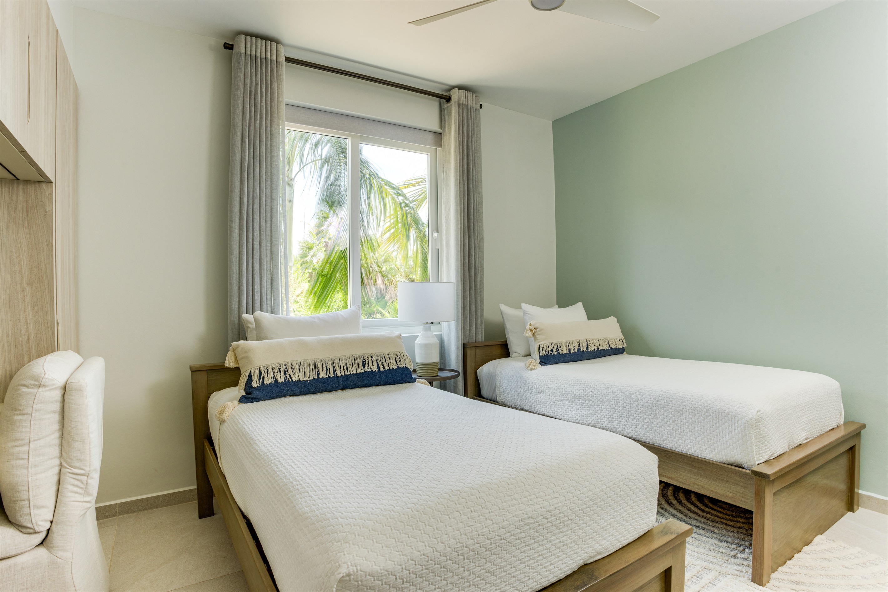 Bedroom 3: Twin Beds and Desk