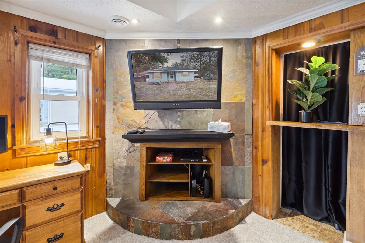 46" flat screen TV with Roku Ultra smart device. Get access to all of your favorite streaming channels with our super fast Wi-Fi!