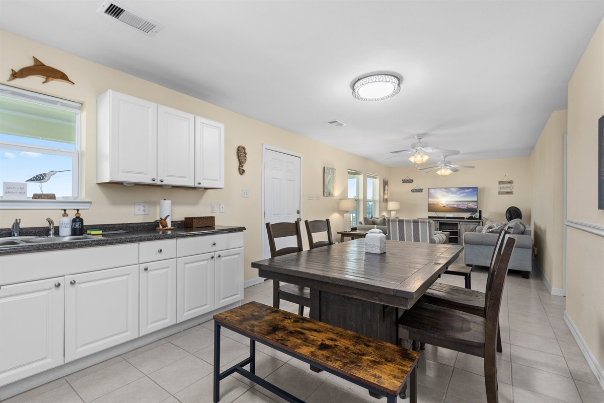 6c4e407a3ab34dedbd44fb8d94b54de1 Large | Beachhouse | Texas | TX | Vacation Homes | Galveston | Crystal Beach | Kokomo | Breezy Days | Beachfront Elegance | Sunrise Serenity | Southern Sands Property Management, LLC