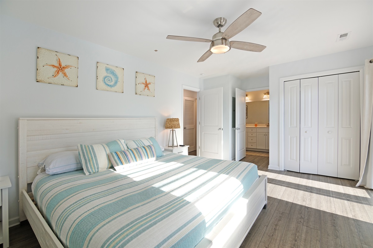 Private king suite with en-suite bathroom - designed for comfort and convenience