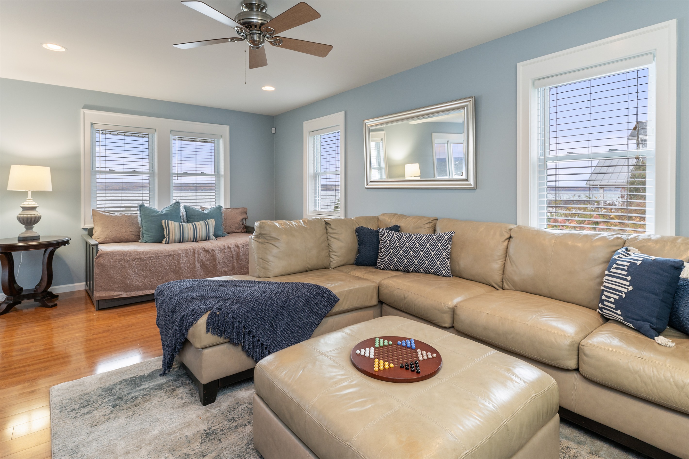 Cozy living room with additional trundle daybed