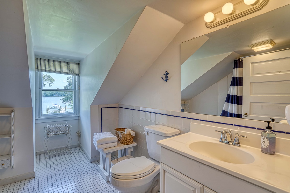 Upstairs Tub/Shower