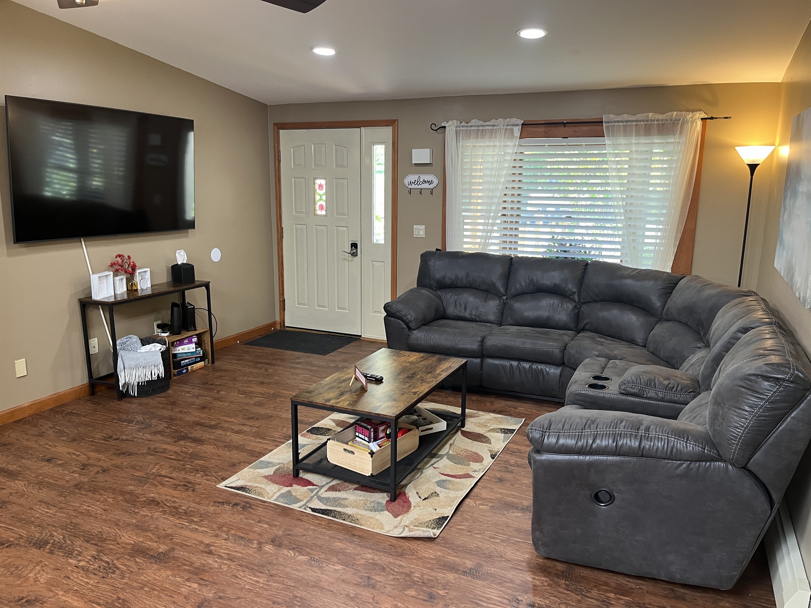 Large recliner sectional, sit back and relax.