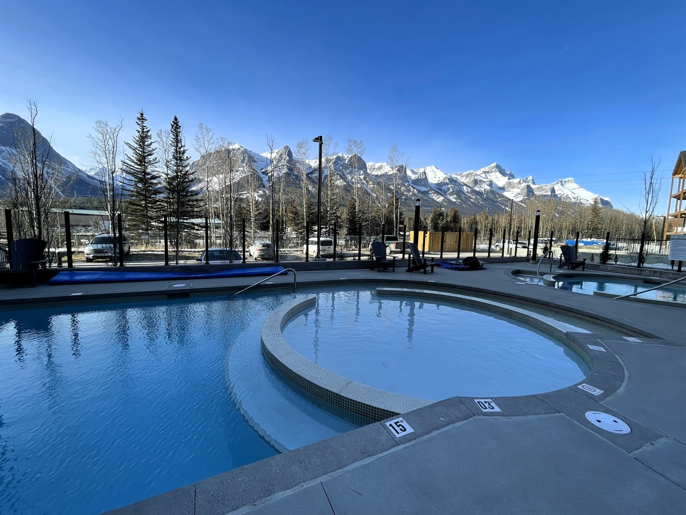 Ascent in Canmore is a newly built boutique resort featuring a large outdoor heated pool with shallow end, hot tub, fitness room. Your gateway to Banff, located walk distance to town of Canmore.