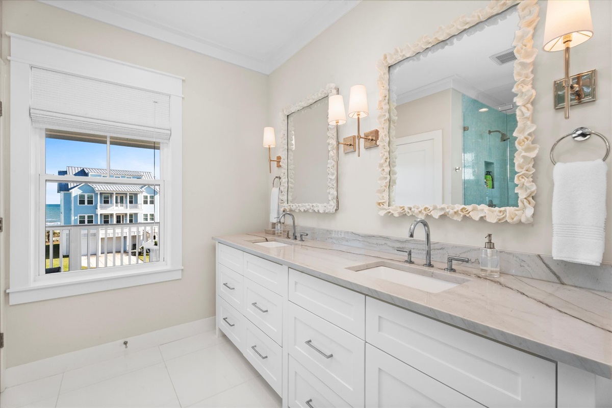 6c680c3372fe484997adf2cd486d6952 Large | Beachhouse | Texas | TX | Vacation Homes | Galveston | Crystal Beach | Kokomo | Breezy Days | Beachfront Elegance | Sunrise Serenity | Southern Sands Property Management, LLC