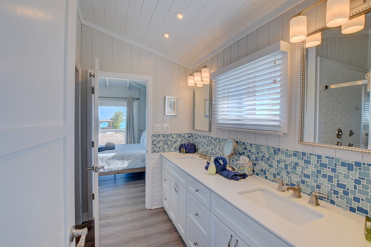 UPSTAIRS JACK & JILL BATHROOM