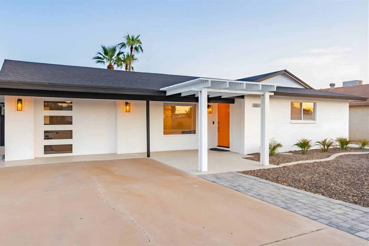 Welcome to Tempe Palms!