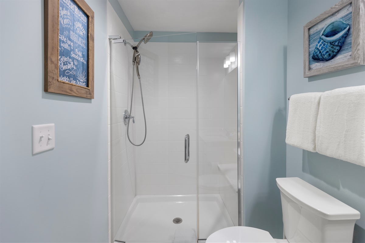 Primary En-Suite Bathroom