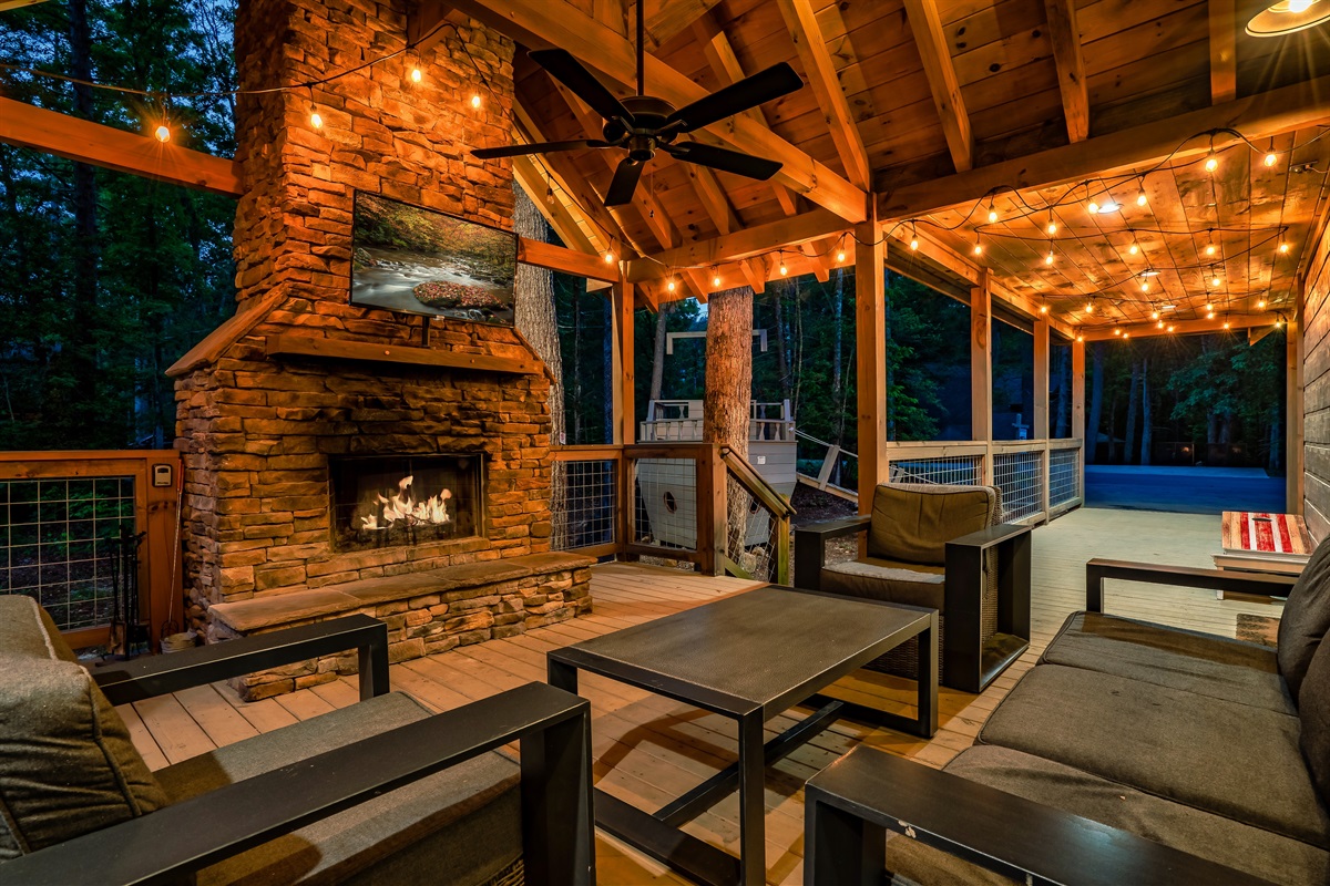 "We stayed for a week, the location was super convenient. The cabin was everything we could ask for. Will definitely come back." December Guest
