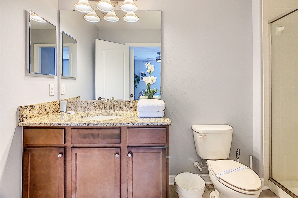 Bedroom #6 En Suite Bathroom