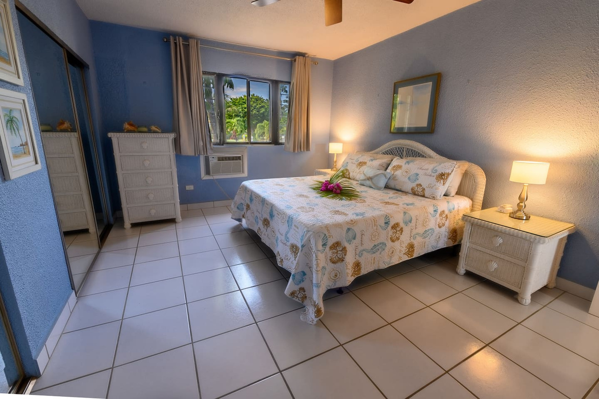 Bedroom (angle 2)