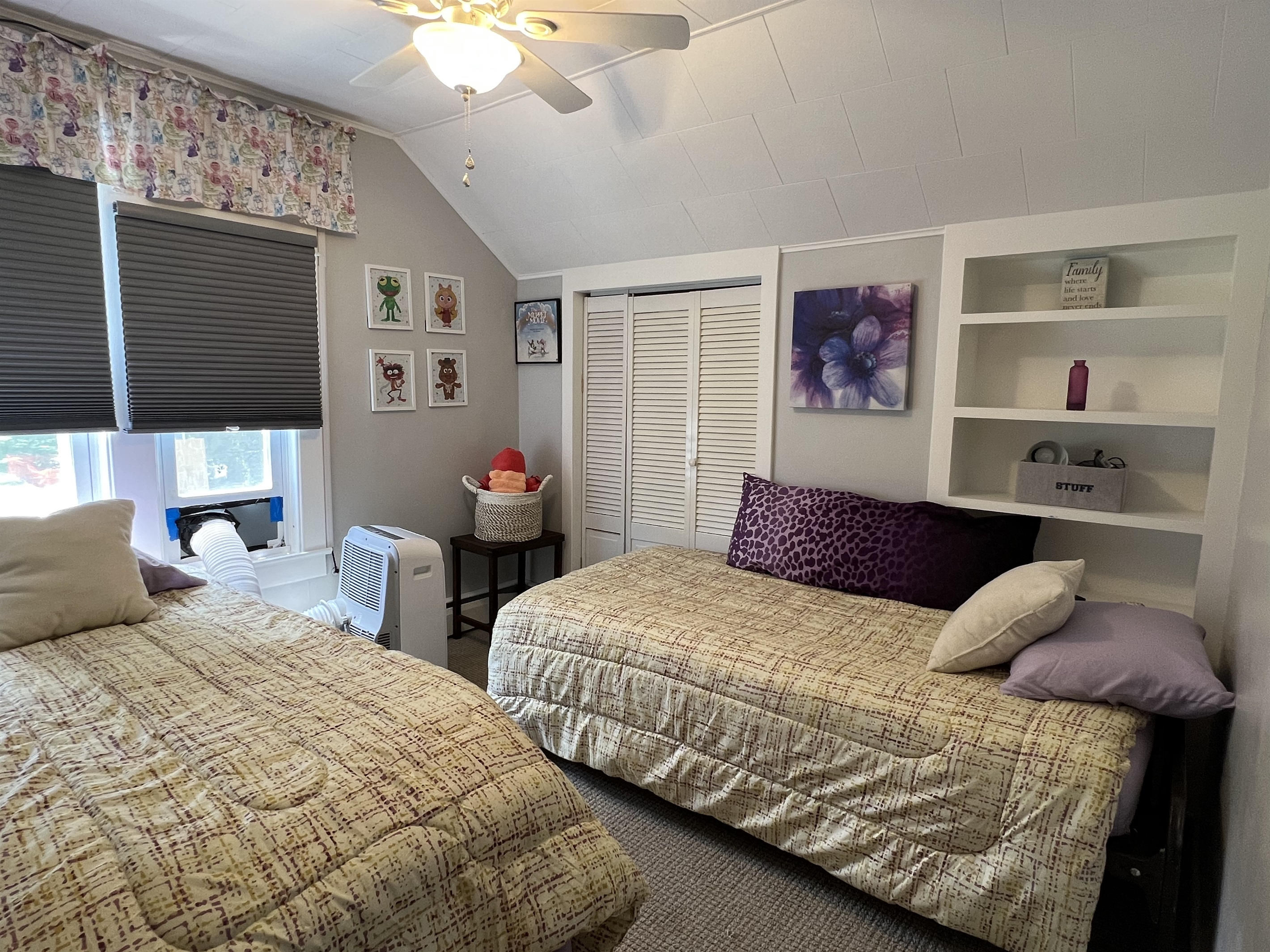 2nd floor Twin beds
