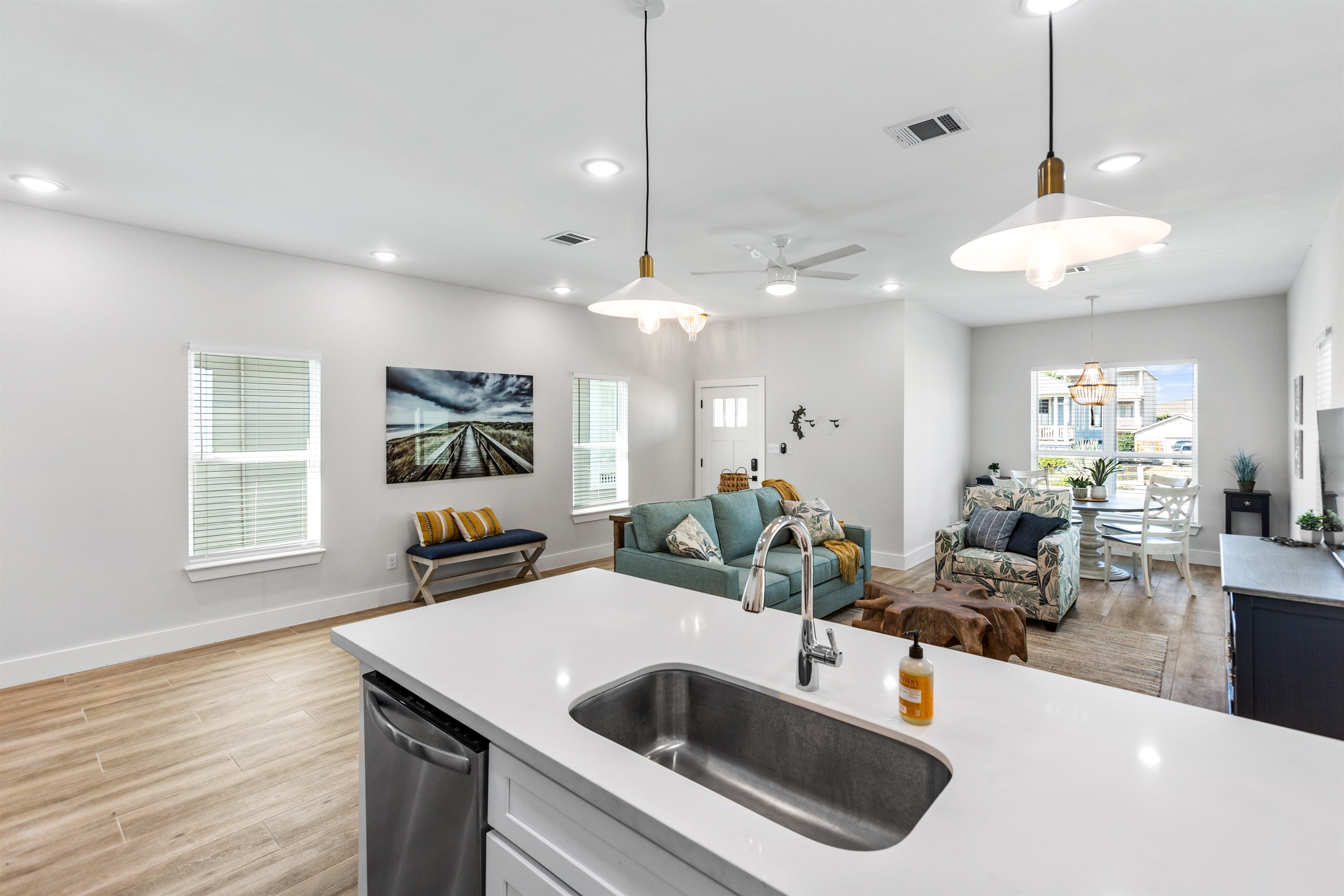 Bright and cheerful!  Has a dishwasher!