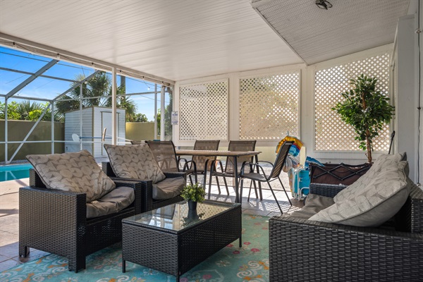 Outdoor dining, comfy seating, and plenty of space to stretch out. Because vacations should feel like home — only better. #FloridaStaycation #BradentonRental #AirbnbHost #GetAwayInStyle