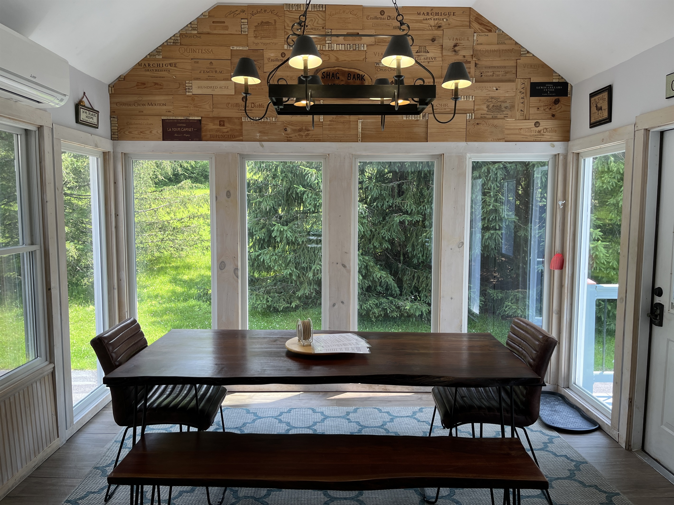 Shagbark Hill  dining room with lots of natural light and comfy seating.