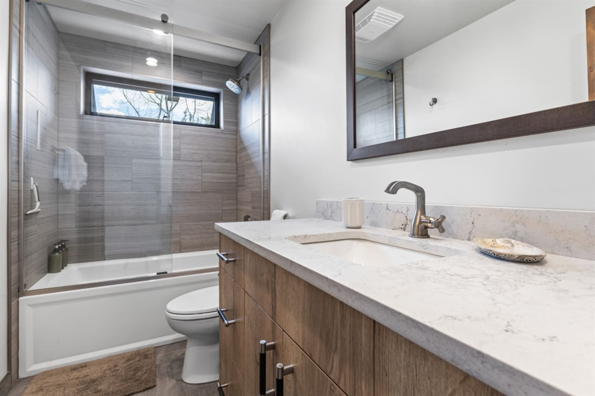 Upper Level Ensuite Bathroom 1