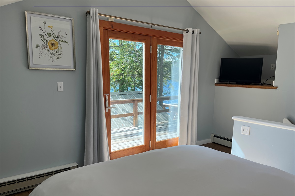 East wing - 2nd floor Queen bedroom, Private balcony overlooking the lake.