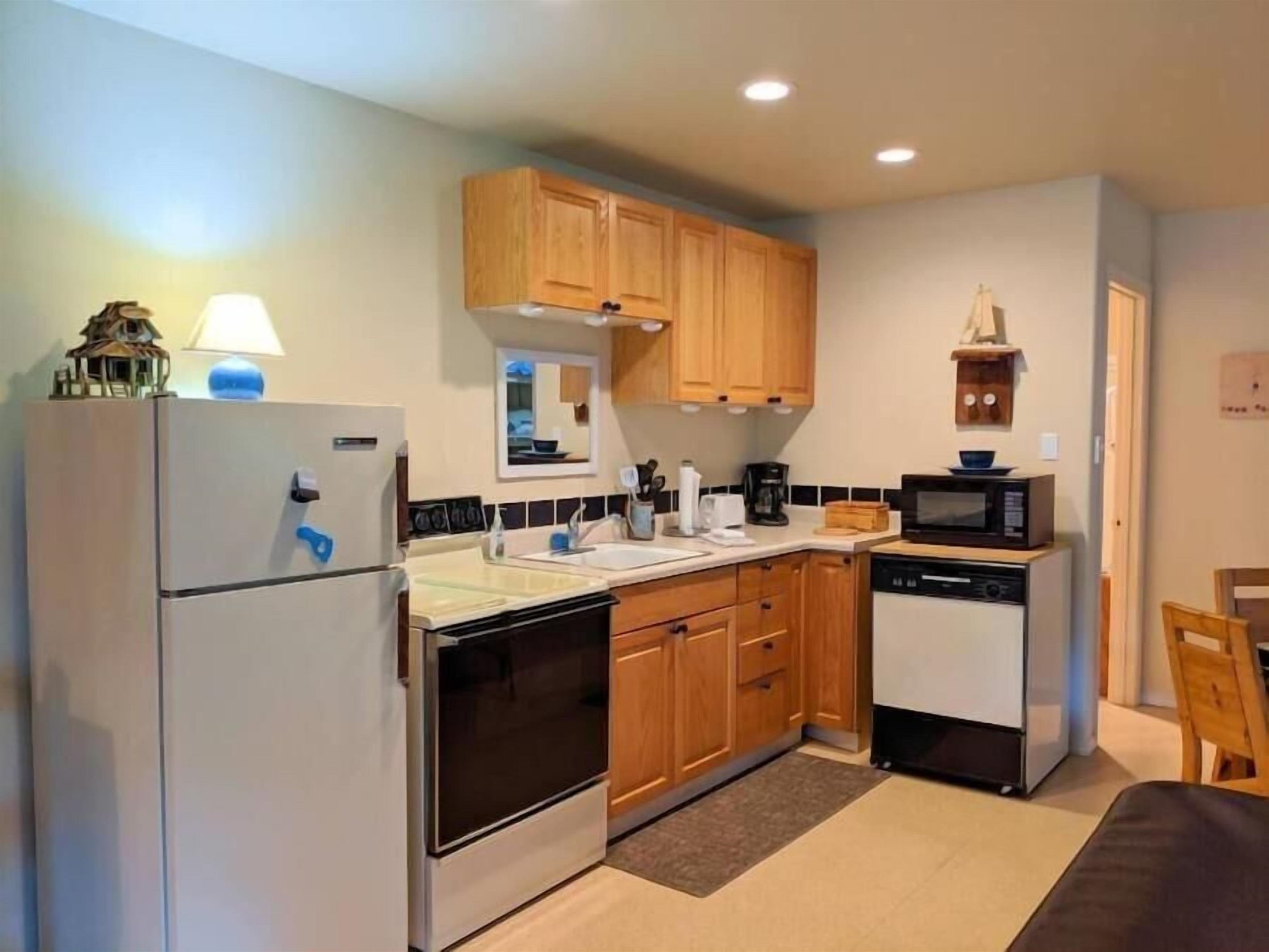 kitchen, electric range - portable dishwasher