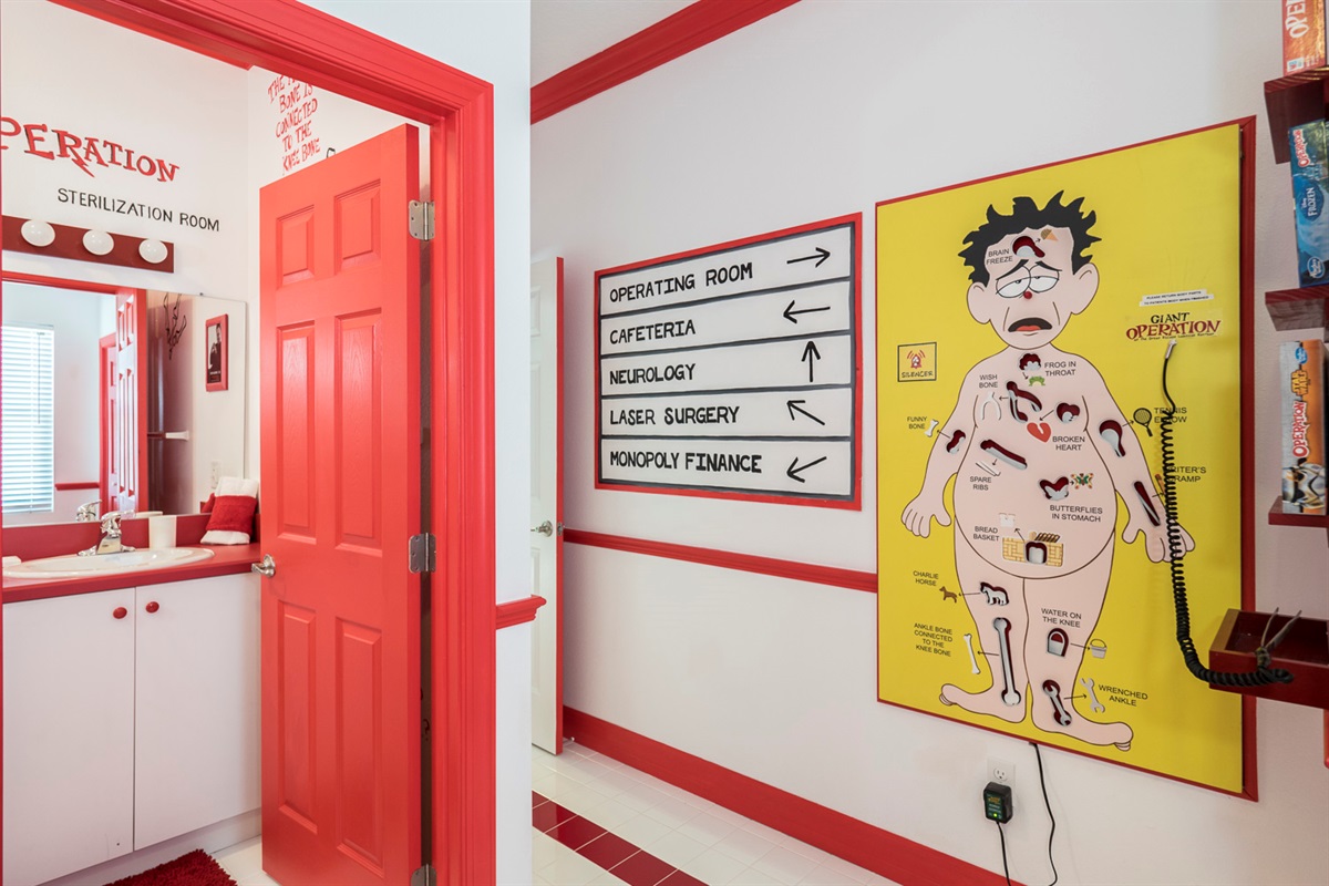 Kids themed bedroom at Clermont lakefront mansion