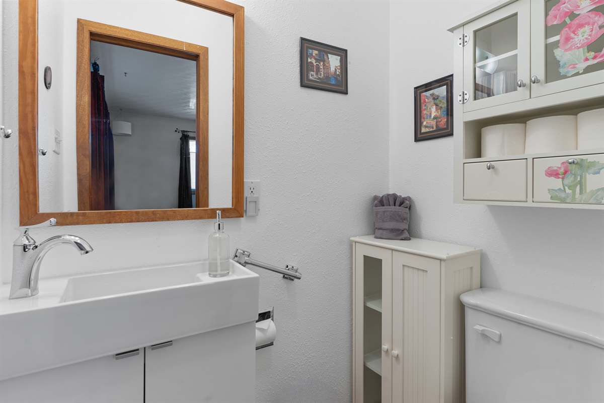Ensuite half-bath