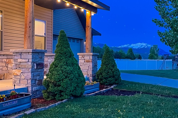 Coming home to your mountain basecamp hits different—crisp air, warm lights against twilight, and cozy nights ahead with your favorite people. This is what adventure dreams are made of.
