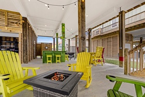 S'mores, stories, and smiles – our firepit is the heart of outdoor fun and relaxation. 🔥🍫 #FiresideFun #OutdoorOasis