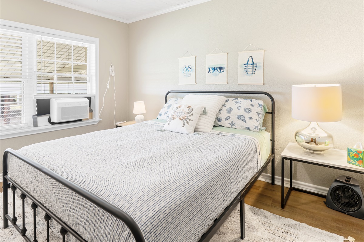 queen bedroom