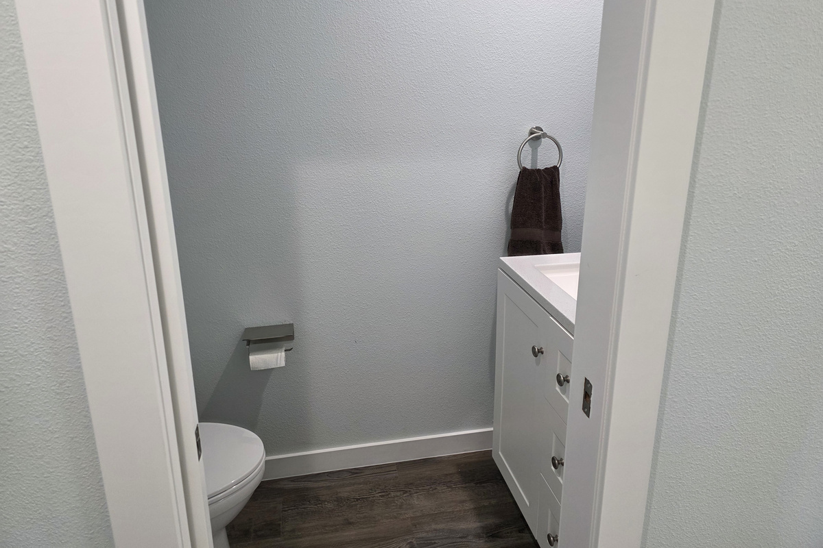 1/2 Bath