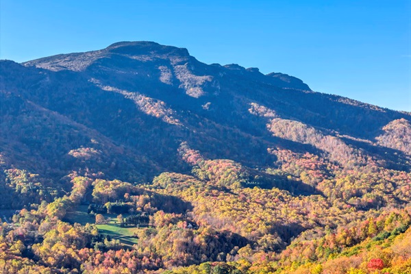 Real Pic: Fall @ WishYouWereHere7Devils is what Leaf Peeping dreams are made of! These October 2025 photos & videos were incredible!