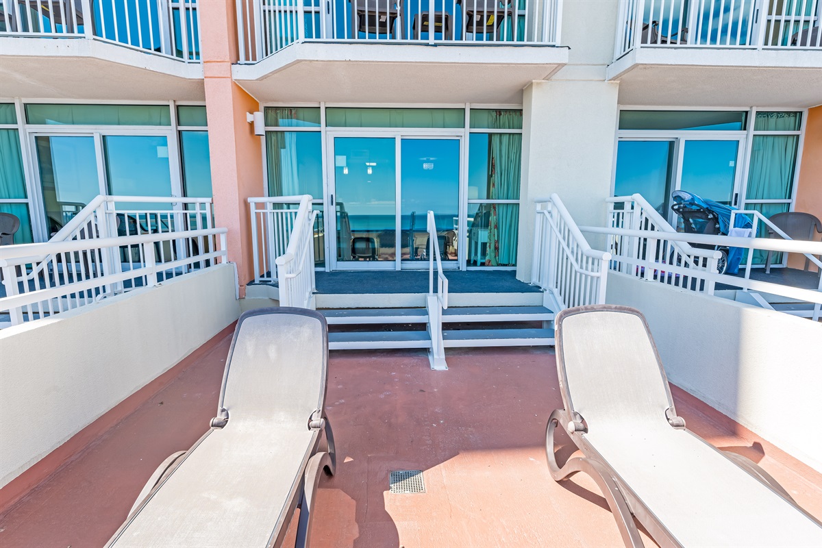 Large Balcony with Amazing Views of the Ocean🌊☀️