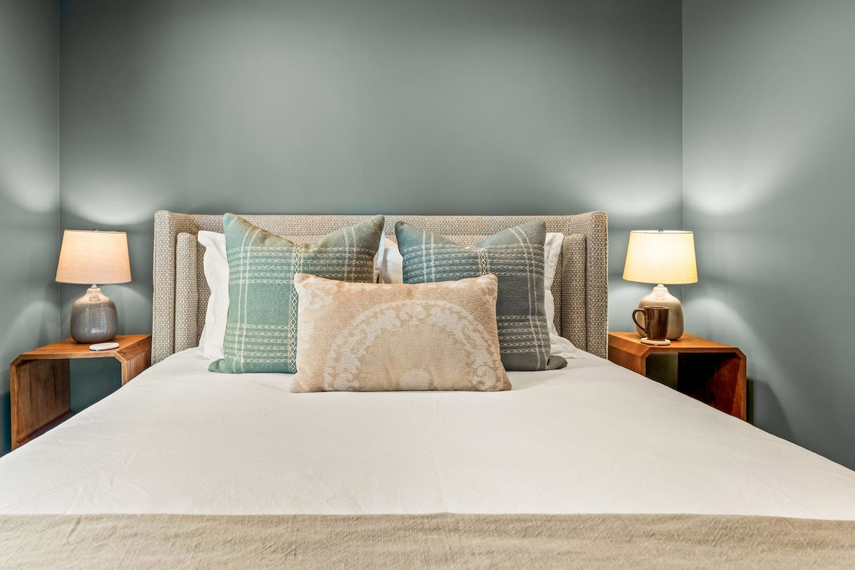 Queen size bed
