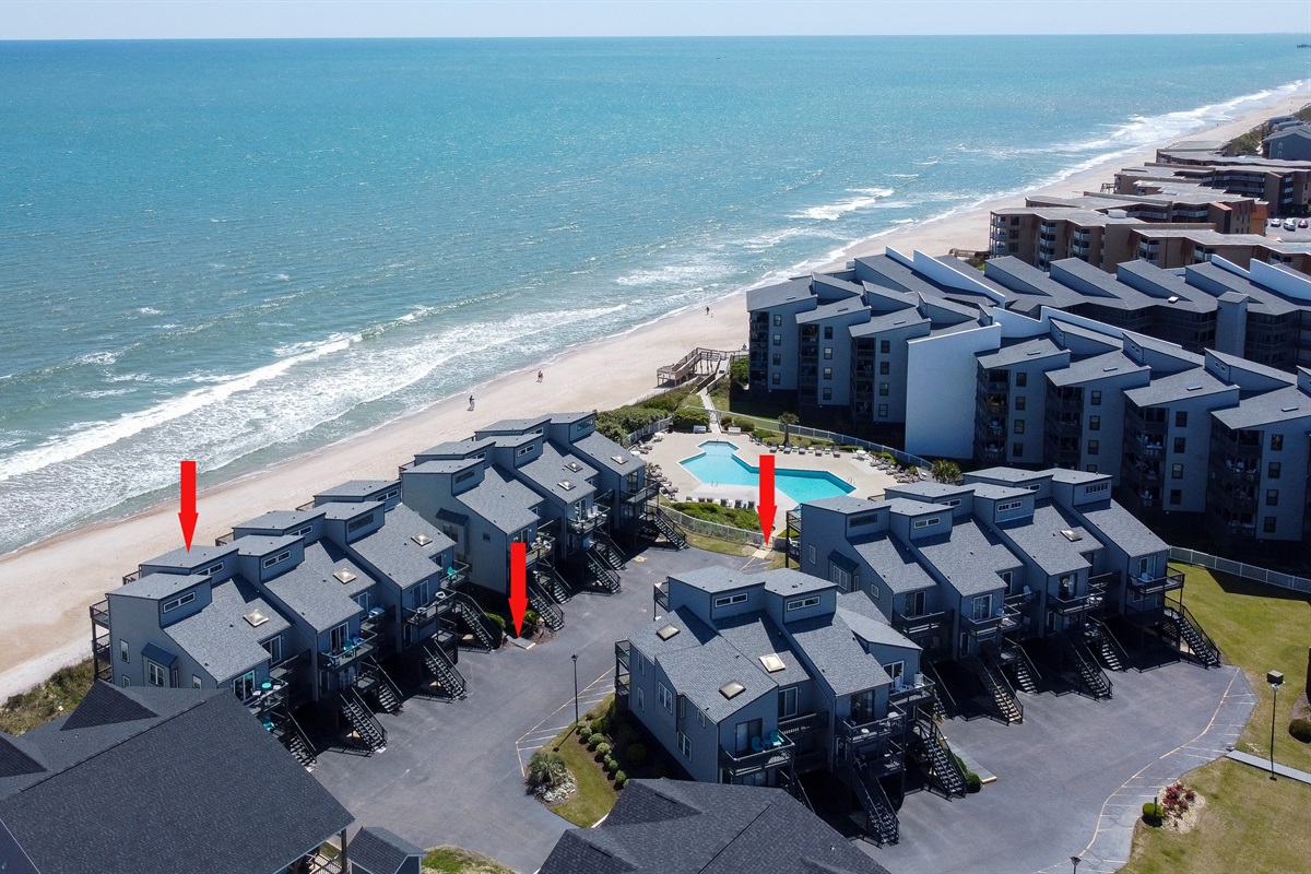 Drone image highlight the beach access, pool access and Ospreys Nest