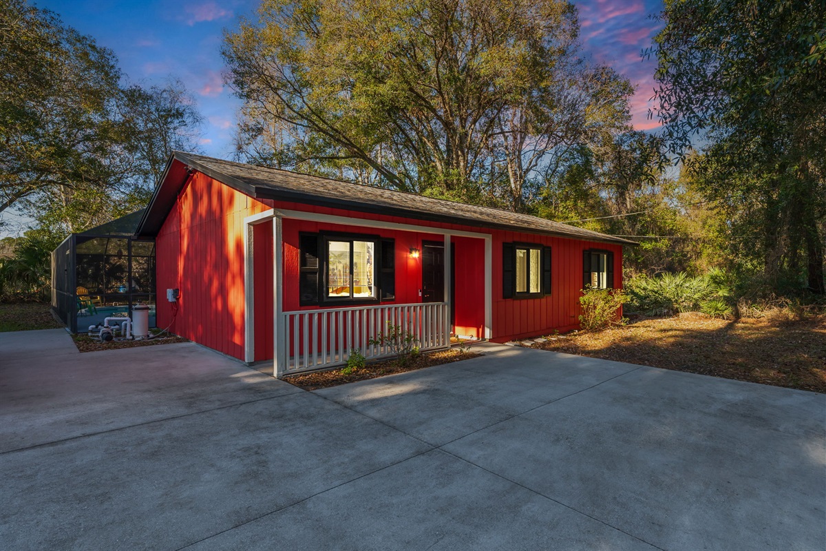 Beautiful exterior of Havana Hideaway!