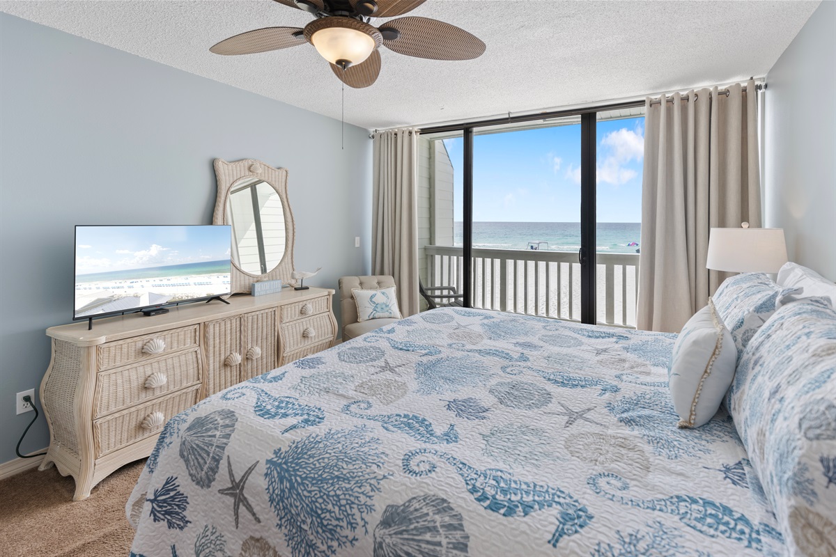 Primary Gulf-Front Bedroom