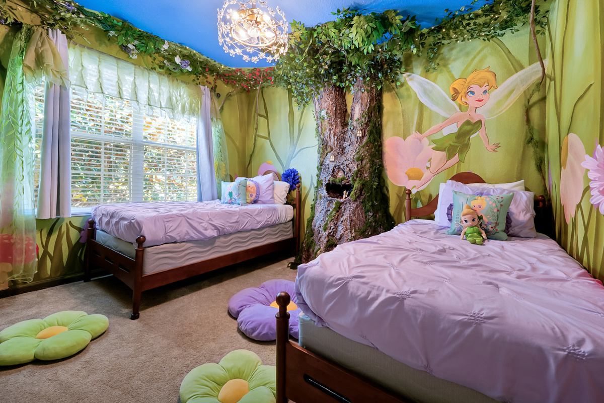 Brand New Tinker Bell Room with optic ceiling lighting