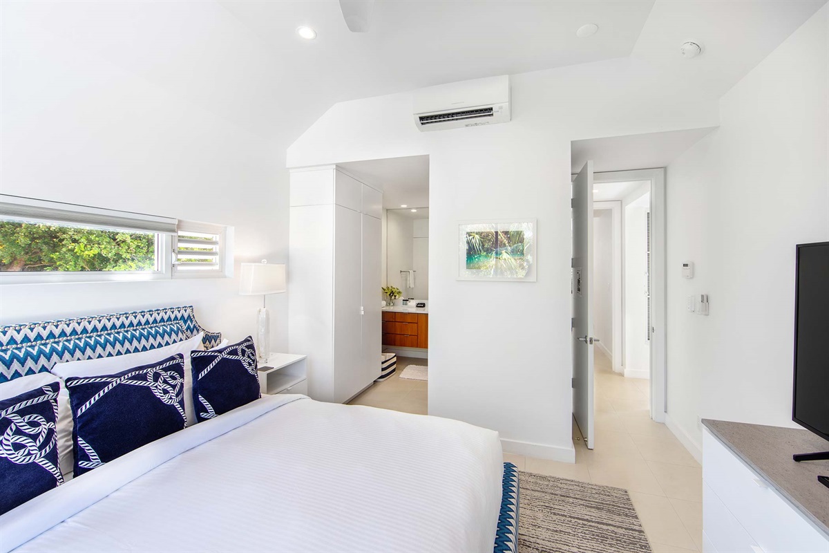 Poolside Ground Floor King Bedroom