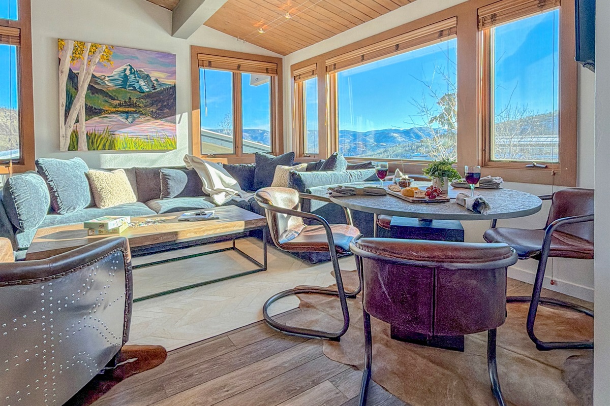 "We had an amazing stay - the place is cozy, comfortable and felt like home. Right next to the Snowmass Mall with places to eat at a walking distance.  " -Purvika