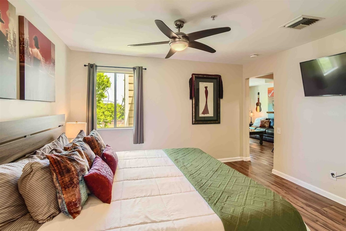 Bedroom 1 - King Bed